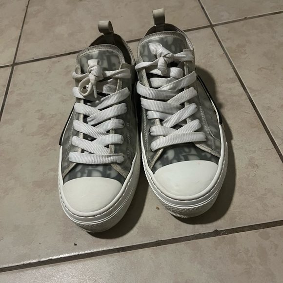 Size 10 diors in good shape - Picture 2 of 2